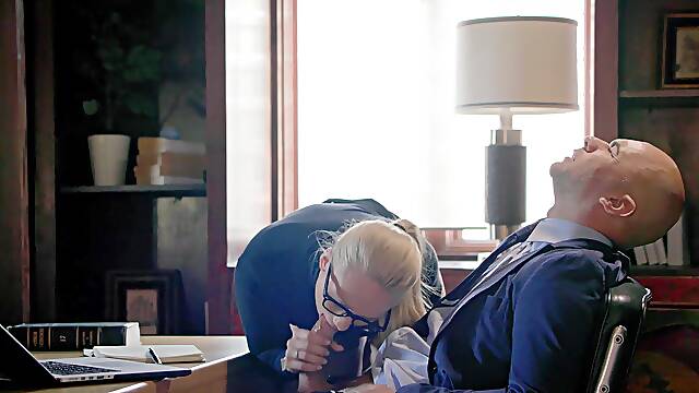 Blonde Aj Applegate gets her peaches smashed by Christian Clay