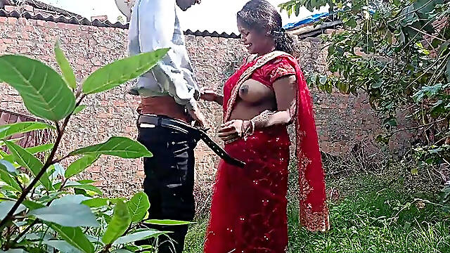 Indian Village Hot Bhabhi In Red Saari Outdoor Porn Video