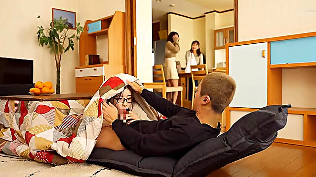 094 (CN Sub) 看到女友妹妹洗完澡 無防備的性感居家服