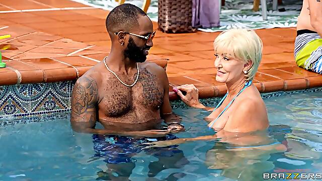 Blonde mature knows exactly what to do with this heavy black dick