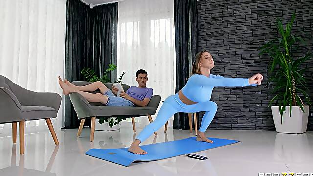 Debajo Del Pantalon, Mama Mirando Porno, Jordi Y Su Mama