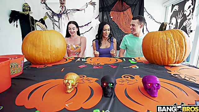 Tia Mamá, Tia Con Polla, Fiesta De Halloween