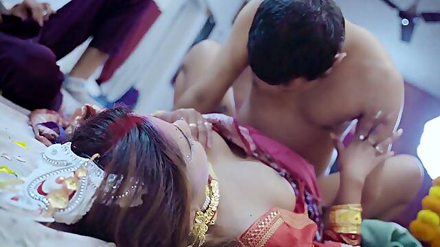 SHAADEE KE RAT HUSBAND KE SAMNE BOYFRIEND KE SATH HARDCORE
