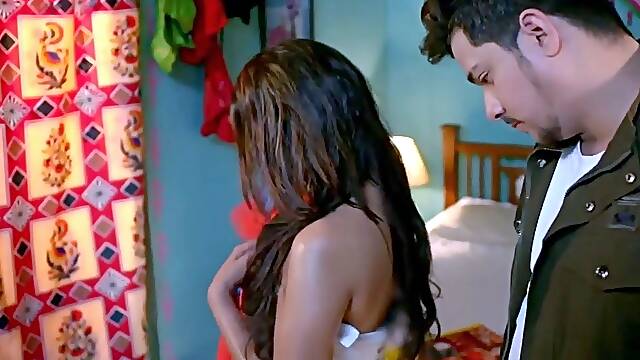 Sexy milf babe playing with dildo on webcam