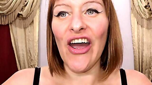Amateur Mature MILF Striptease On Webcam