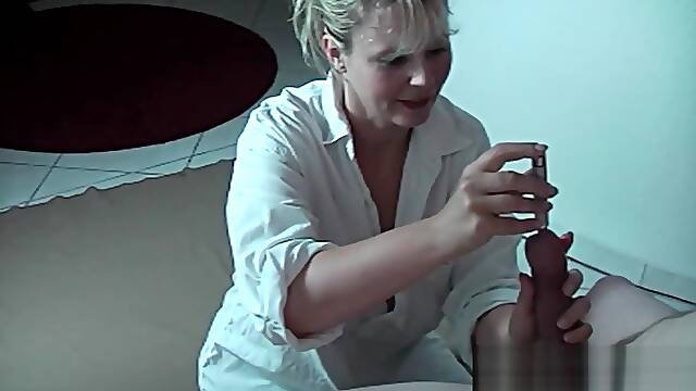 Branlette Devant Porno, Belle Maman Branlette