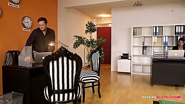 Francesa Lesbiana, Lesbiana En Oficina, Pelicula Madre