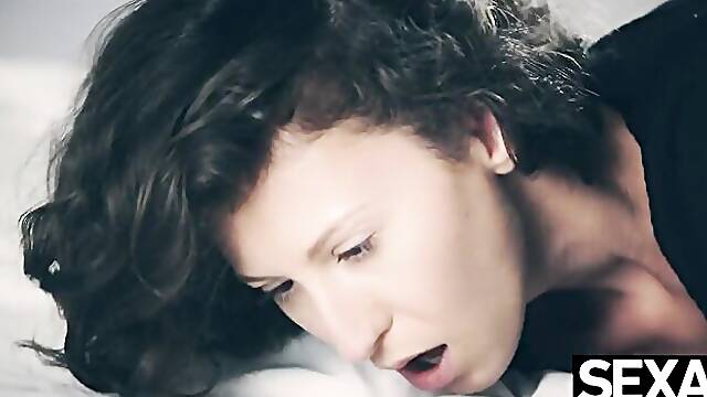 Lesbianas Tímidas, Lesbiana Muy Timida