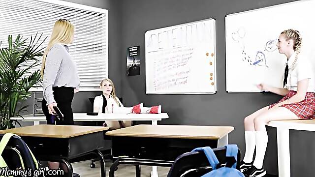 Enchanting Sarah Vandella and Emma Starletto - pornstar porn - Mommys Girl