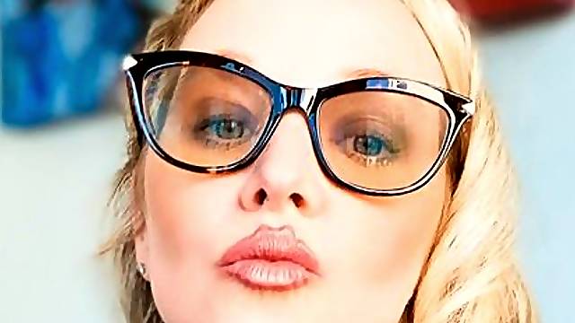 Mintiendo, Anteojos Culonas, Culo Gafas