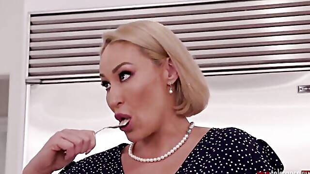 Big-boobed blonde Ryan Keely screwed in the sideways pose