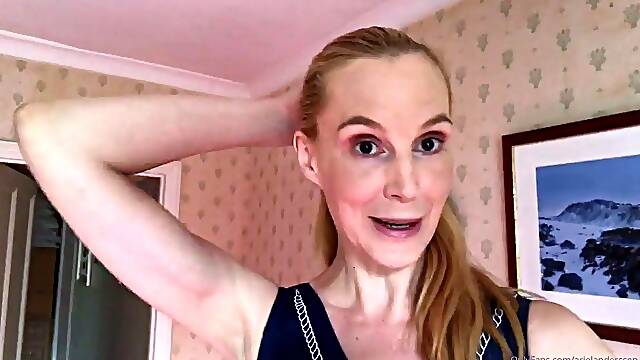 Cute amateur brunette naughty in solo jerking show on camera