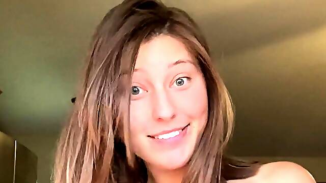 Hot brunette from squirt masturbating on webcam