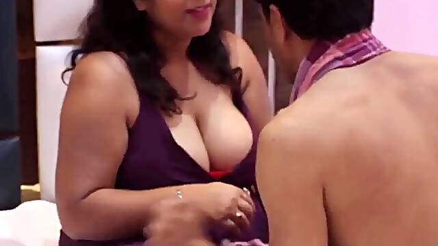 Malkin ne naukar ka reff kar diya