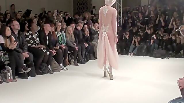 Con Mi Heemana, Desfiles De Modas