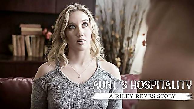 Aunts Hospitality: A Riley Reyes Story