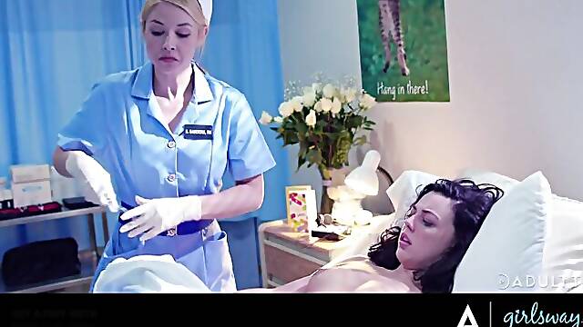 Lesbianas Trio Lamiendo El Culo, Jovencitas En Calzones, Rostro Sentado Bragas