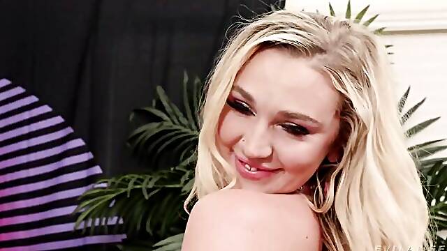 Bryan Gozzling - long legs dirt