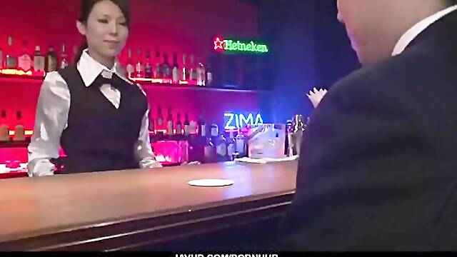 Regarder Et Masturber, Asiatique Maid, Femme De Menage Masturbation