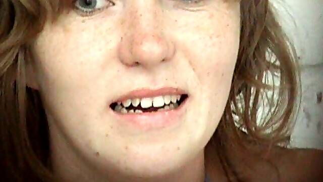 Miron En Publico, Cámara En Inodoro