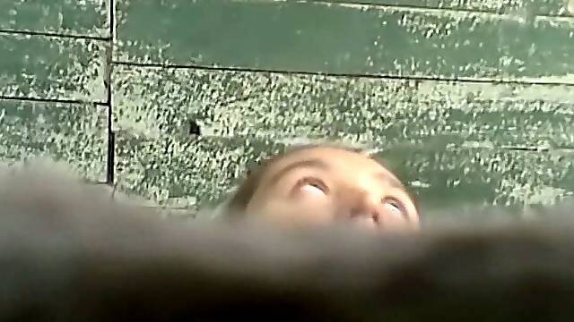 Asiaticas En Publico, Meadas En Publico, Meando Baño Publico