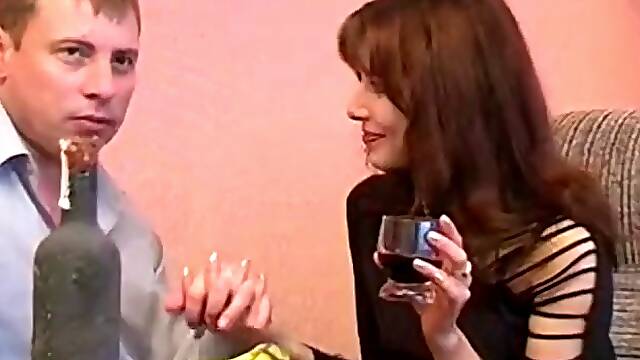 Son Russian, Sexo Vecina, Follandome A Mi Vecina