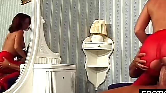 Retro MILF Seduction - vintage porn Ass to mouth