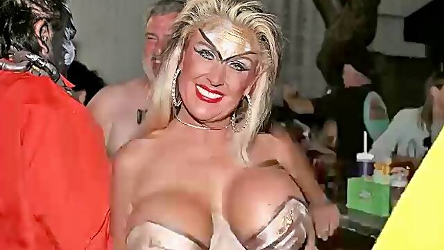 Nudity Amateurs, En Public Fête, Mignonne Party