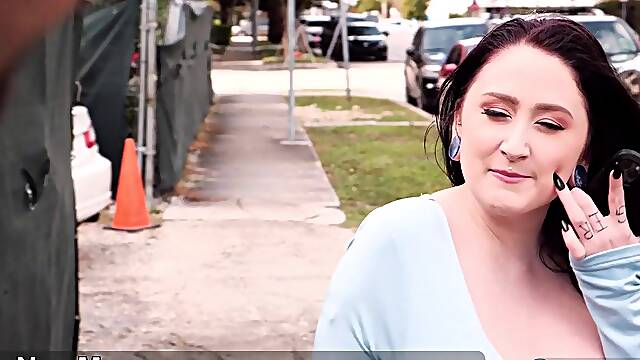 Nyx Monroe: Busty Houseguest Babe Gives Handjob