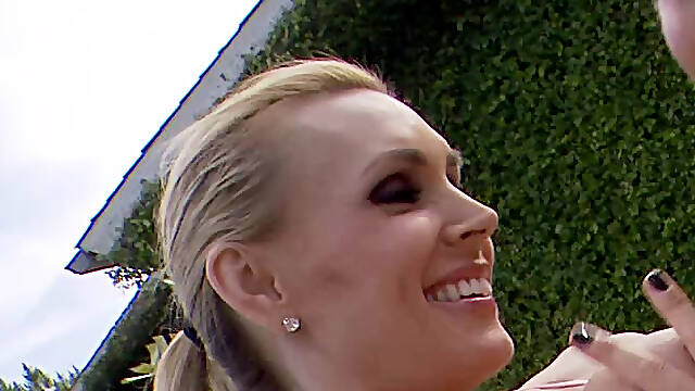 Partie Lesbienne, Orgasm Caché, Lesbienne En Ville