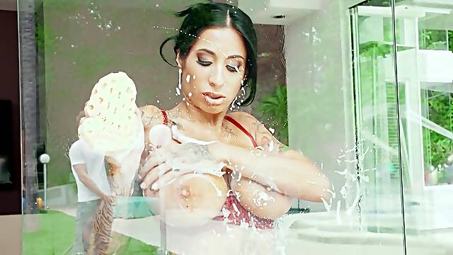 Stunning latina housemaid fucks and squirts on boss cock