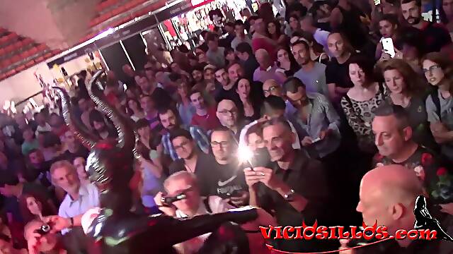 Curvy Gros Cul, Fête Trans, Trans En Public