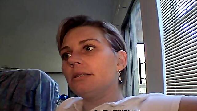 Experienced seductress with ample assets gives mind-blowing pleasure and takes it all in -...