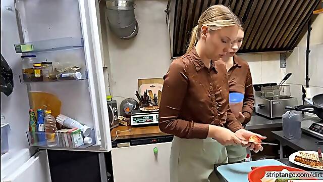 Wet pussy masturbation live. Enjoy The Free online porn watch live