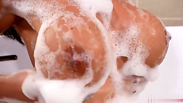 Horny Lesbo Chloe And Silvia Dellai Trade Strap On For 3 Cocks Full Hd - Streamhub.to