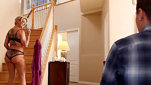 Grosse Bite Ass, Maman Gros Seins Et Jeunot