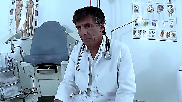 Milf Alischa Gives Urine Sample To Pervert Doctor