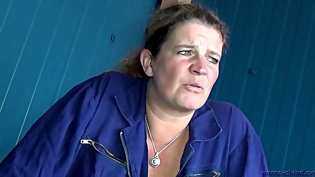 Angelika J In Doctor Service For The Grannies