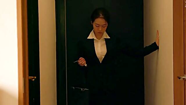 Son Married, Secrétaire Japonaise