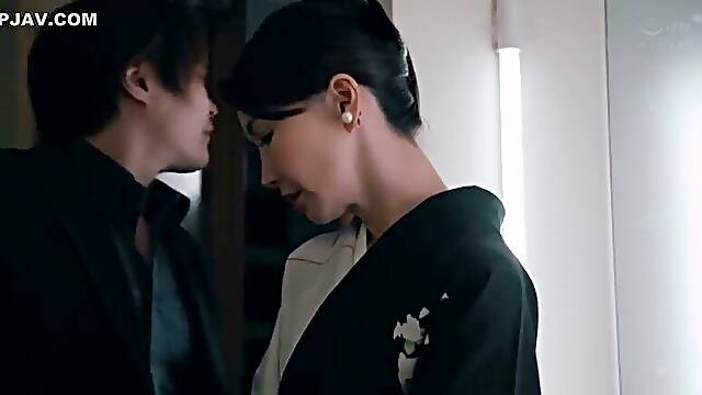 (RM) A Married Woman Working At A High-class Club,engages In Creampie Sex After Closing Time - Ryo A
