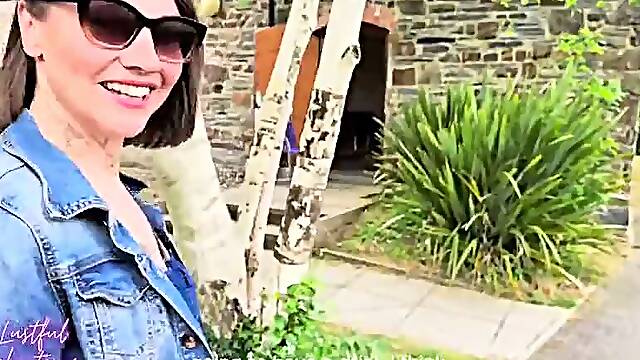 Stranger danger - This divorced hairy MILF was eager for fucking and a face full - Her mature pussy