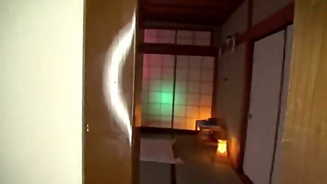 Lost lights of the colorful town in a secluded hot spring resort! 4