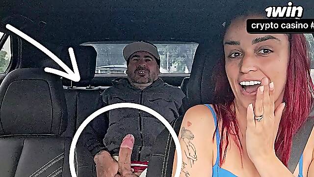 Motorista de app flagra passageiro se masturbando no banco traseiro durante corrida.