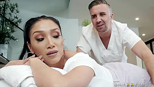 Grosse Bite Huile, Cougar Huile, Oil Gros Seins