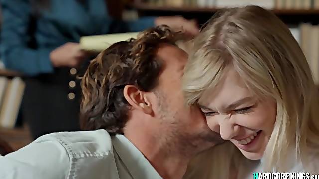 Attrapé Jeune, Copine Vieux Et Jeune, 18 Ans Blonde Anal