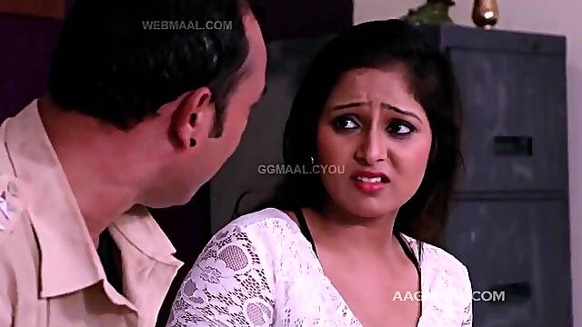 Indian Police Officer Screwed Naughty MILF