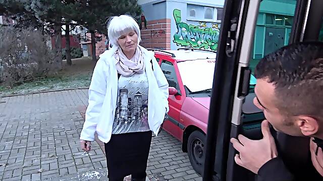 Baisee Dans Un Bus, Mature En Bus, Mature Dans Le Bus