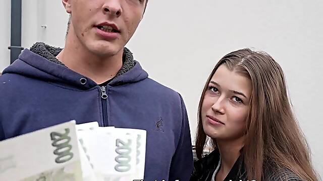 Novia Checa, Vendio A Su Novia, Agotadas, Mi Novia Por Dinero