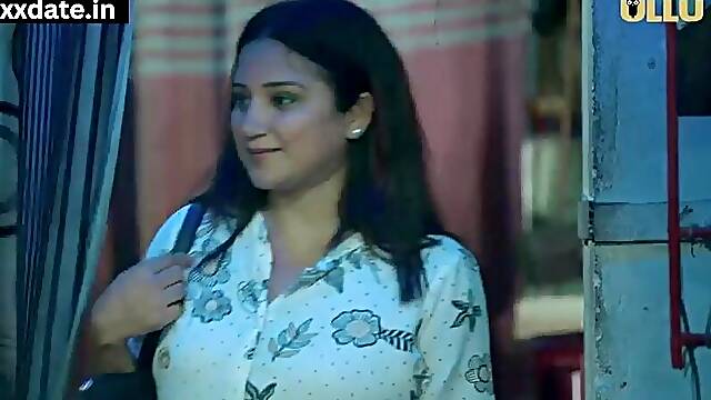 Indias Culo Grande, Se Orinan