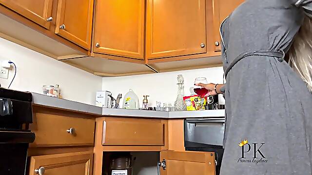 Black Bitch housewife gets drilled and cream-pied by the maintenance guy